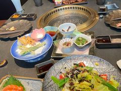-铭牛烧肉·和牛海鲜自助(高新月牙湖店)