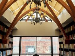 -钟书阁(松江泰晤士小镇店)