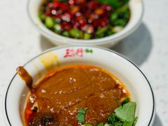 -三人行骨头王火锅(长寿店)