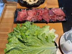 -果松木炭酸菜铜火锅·外婆参鸡汤