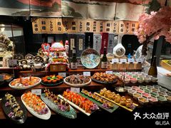 -雍容荟帝王蟹活龙虾展台自助(IFS黑金店)