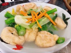 鸡汤鱼腐杂菜煲-劲揪jiu大排档·老广风味(陈家祠店)