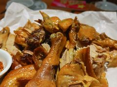 煨盐鸡-头上红煨盐鸡·非遗院子餐厅
