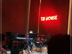 -TZ House音乐现场(来福士中心店)