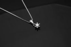 -威德钻石-克拉钻大本营(南京东路店)