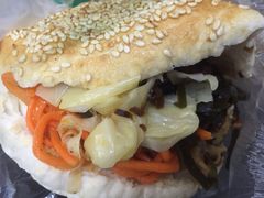 花干夹菜-三兄弟高炉烧饼