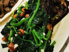 果仁菠菜-尹记餐馆(花园店)