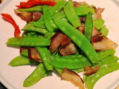 荷兰豆黑猪熏肉-云吉纳·云南菜(科创云廊店)