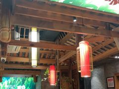 -野山舂·贵州现舂酸汤火锅(鸿通城店)