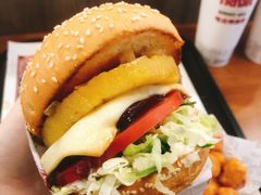 -The Habit Burger Grill 哈比特汉堡(世博店)