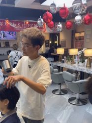 -MONE美发沙龙