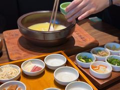-良米山·云南野生菌过桥米线(上海首店)