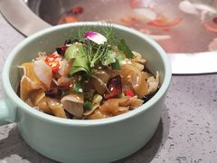 捞汁竹耳菌-羊来顺冰煮鲜羊铁锅烀羊肉(八卦岭店)