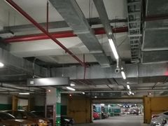 -繁花中心-停车场