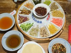 丝娃娃-怪噜范·老贵阳街头名小吃(云上方舟店)