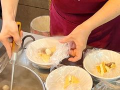 -松树干拌面店