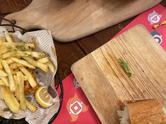 炸鸡块薯条拼盘-AO cafe＆bistro