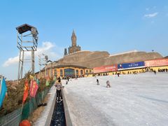 -采薇庄园四季滑雪场