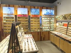 -LOOK眼镜·蔡司依视路配镜(宝山万达店)
