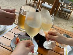 白葡萄酒-三亚艾迪逊酒店·海滩烧烤 BARBACOA·现场乐队·浪漫晚餐·烧烤海鲜
