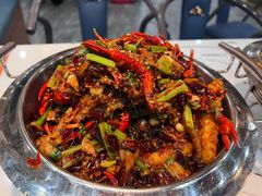 -凤凰路何眼镜香辣蟹(花果园店)