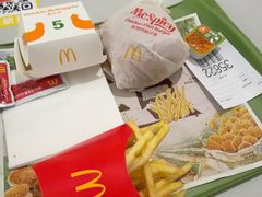 -麦当劳(上海虹桥站30B检票口楼上)