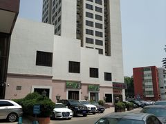 -燕山大酒店
