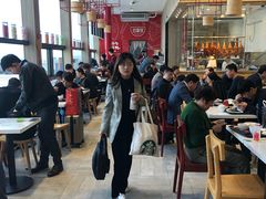 大堂-百事佳烧鸭牛腩(上海虹桥站店)