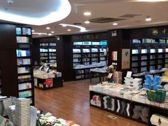 -新华书店(泉城路店)