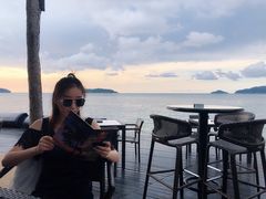 -Sunset Bar(丹绒亚路香格里拉店)