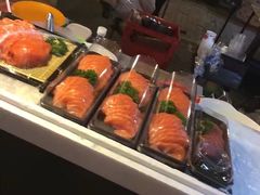 -席娜卡琳火车铁道夜市