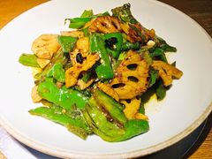擂辣椒炒野藕-吃饭皇帝大土家民族菜(正大广场店)