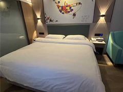 -网鱼电竞酒店(成都欢乐谷金府地铁站店)