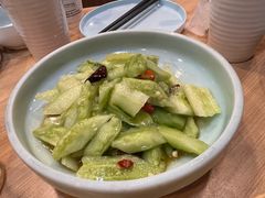 凉拌去皮拍黄瓜-宏状元现熬粥·京味菜(黄寺大街店)