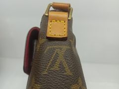 -爱革·洗衣改衣·洗鞋修鞋·洗包修包·奢侈品护理(宝地广场店)