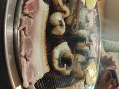 -围炉肉舍•炭烤活鳗•丹东海鲜烤肉(步行街店)