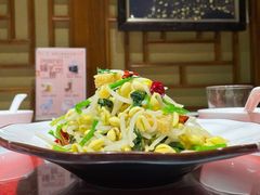 菠菜豆芽拌面筋-汉唐宴长安食府