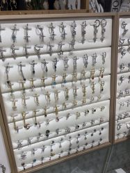 -AI艾耳·专业手工耳洞·穿孔美学馆