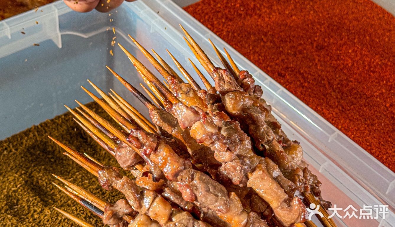 网友诚不骗我，这口鄂尔多斯烤羊腿确实好吃[流泪]