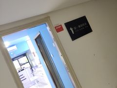 -提一眼镜·蔡司·依视路(小寨店)