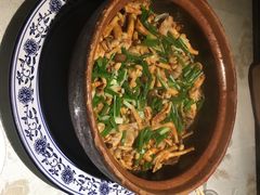 蘑菇煲-鲁城往事(游客中心店)