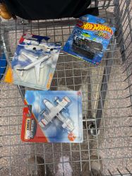 -逝水玩具折扣店