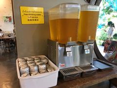-莓园冰淇淋店