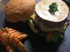 -HIGH FIVE哈福手工汉堡(桂林路店)