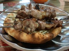 -烤肉小伙烤肉店