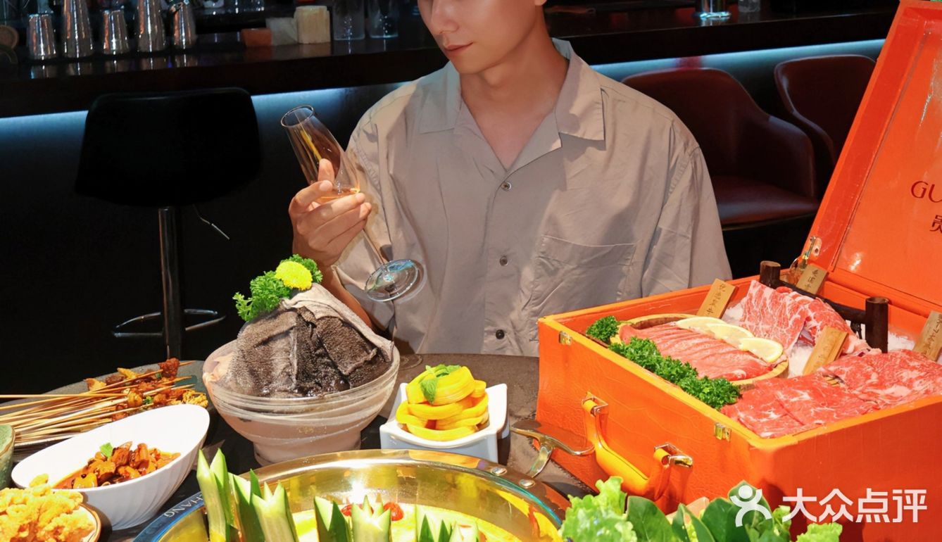 海口贵场火锅开业一周年啦！！人巨多😭