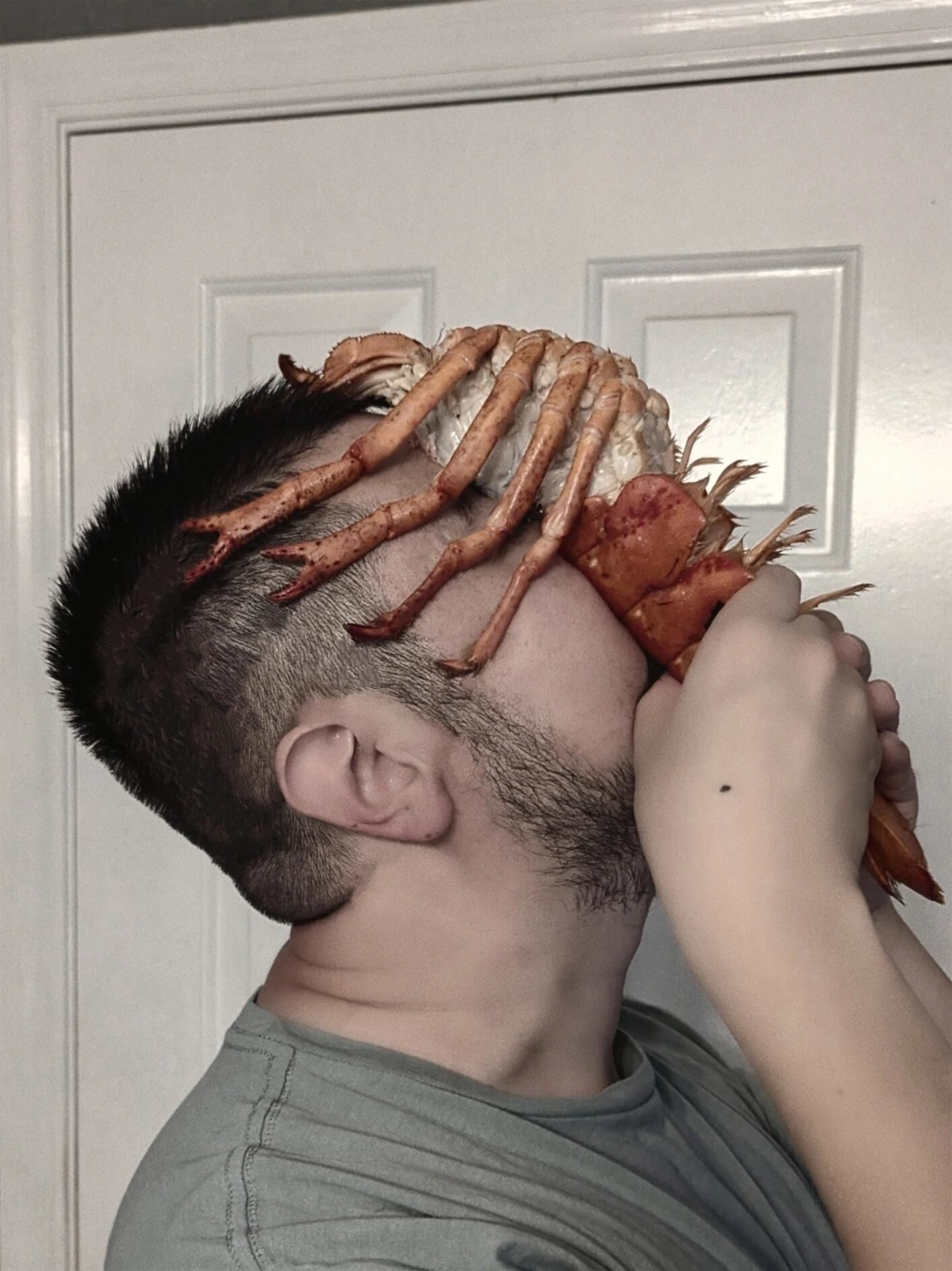 《异形:夺命舰》上映,吃龙虾庆祝,结果