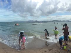 海与人-白城沙滩