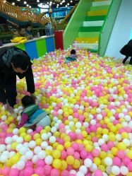 -维佳童话镇演出现场(徐东店)