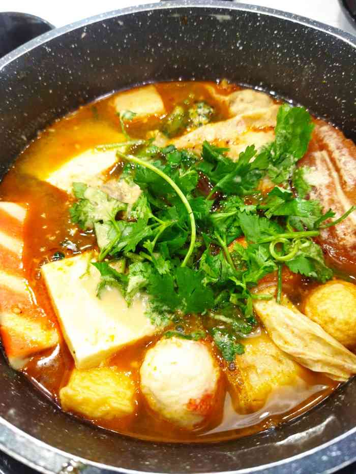 川海丰尚砂锅麻辣烫(普陀店)-"哈早上出学校发现枣阳路上这家麻辣烫